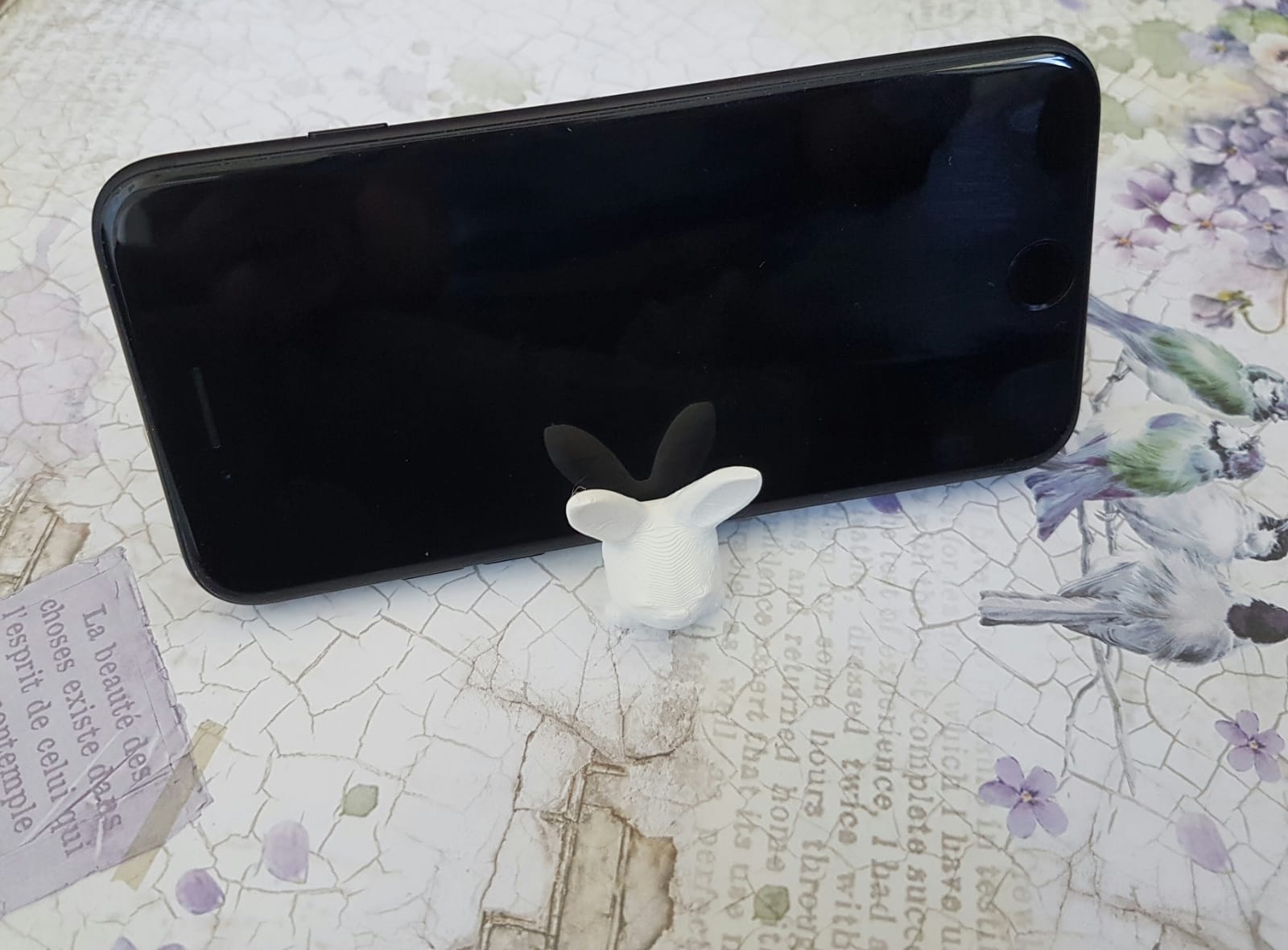 Suport telefon in forma de iepuras
