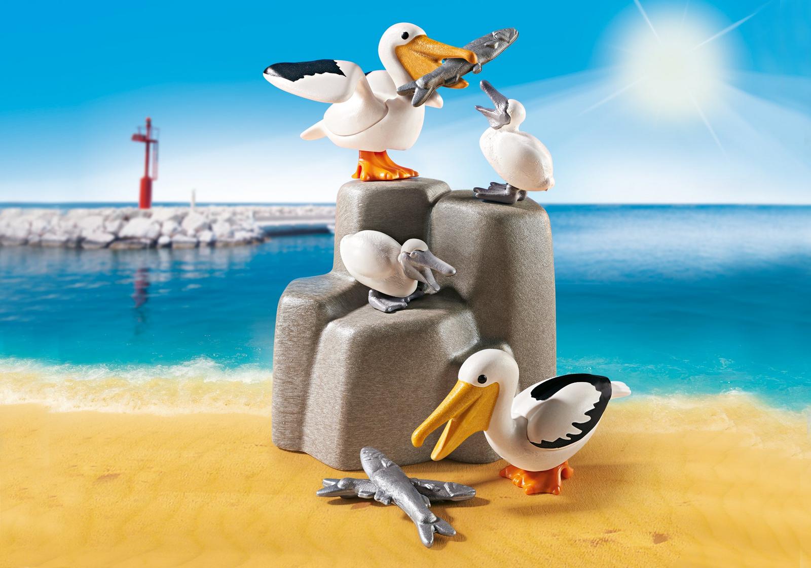 Familia Pelicanilor