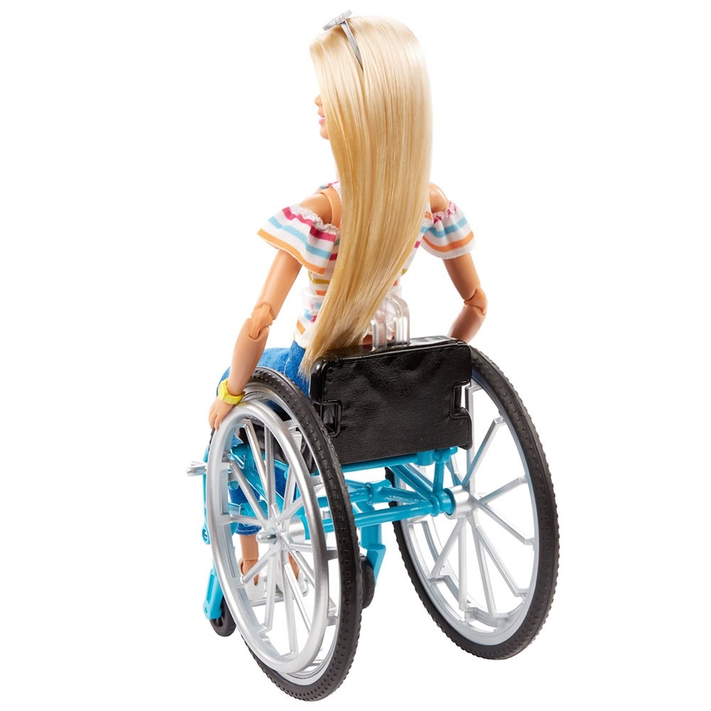 Papusa Barbie by Mattel Fashionistas papusa in scaun cu rotile si rampa image 2