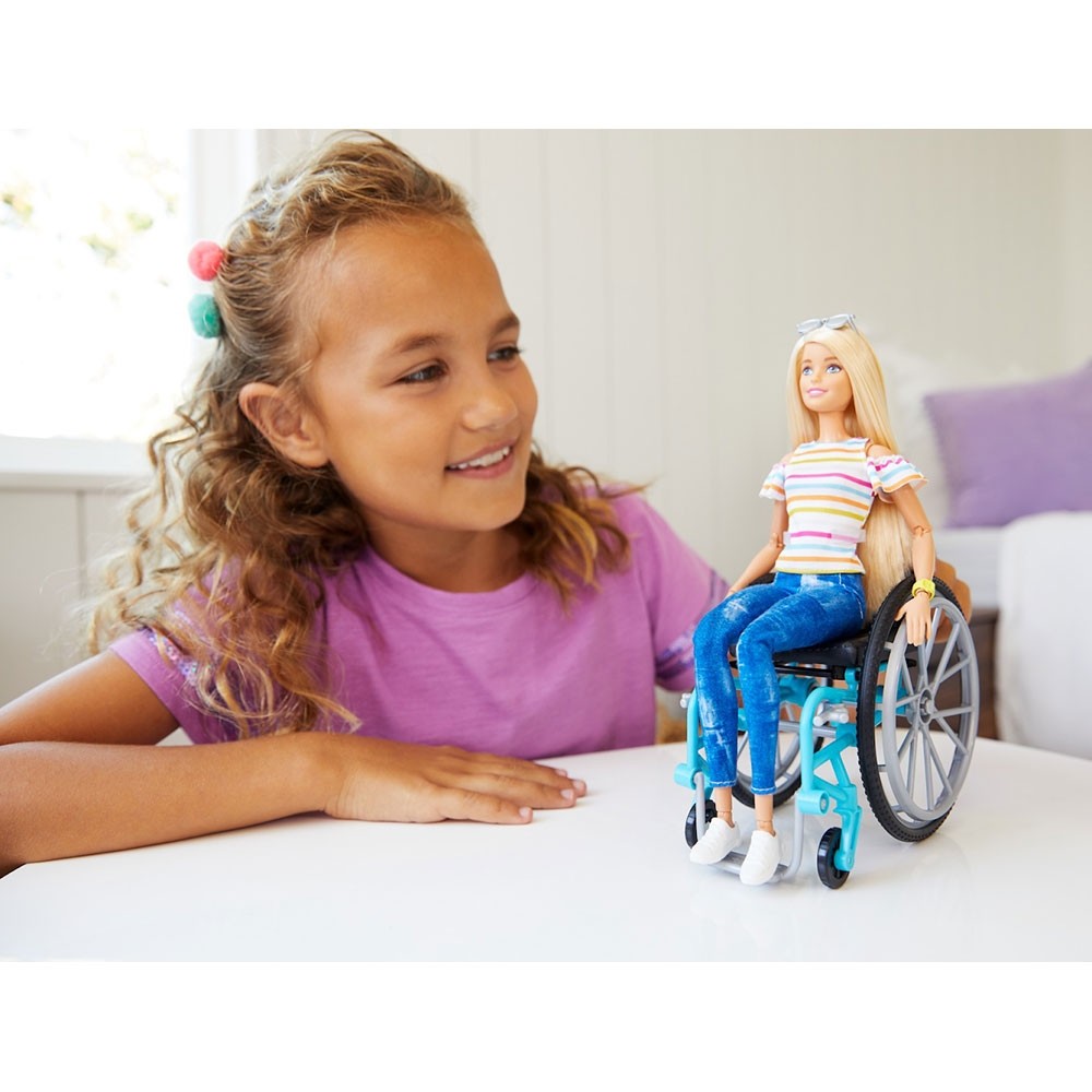 Papusa Barbie by Mattel Fashionistas papusa in scaun cu rotile si rampa image 7