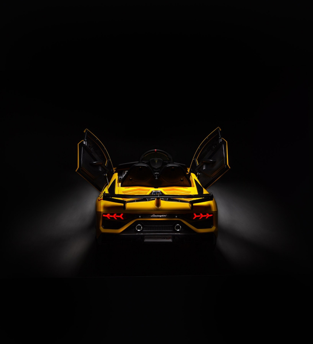 Masinuta electrica cu telecomanda Toyz Lamborghini Aventador SVJ 12V Yellow image 3