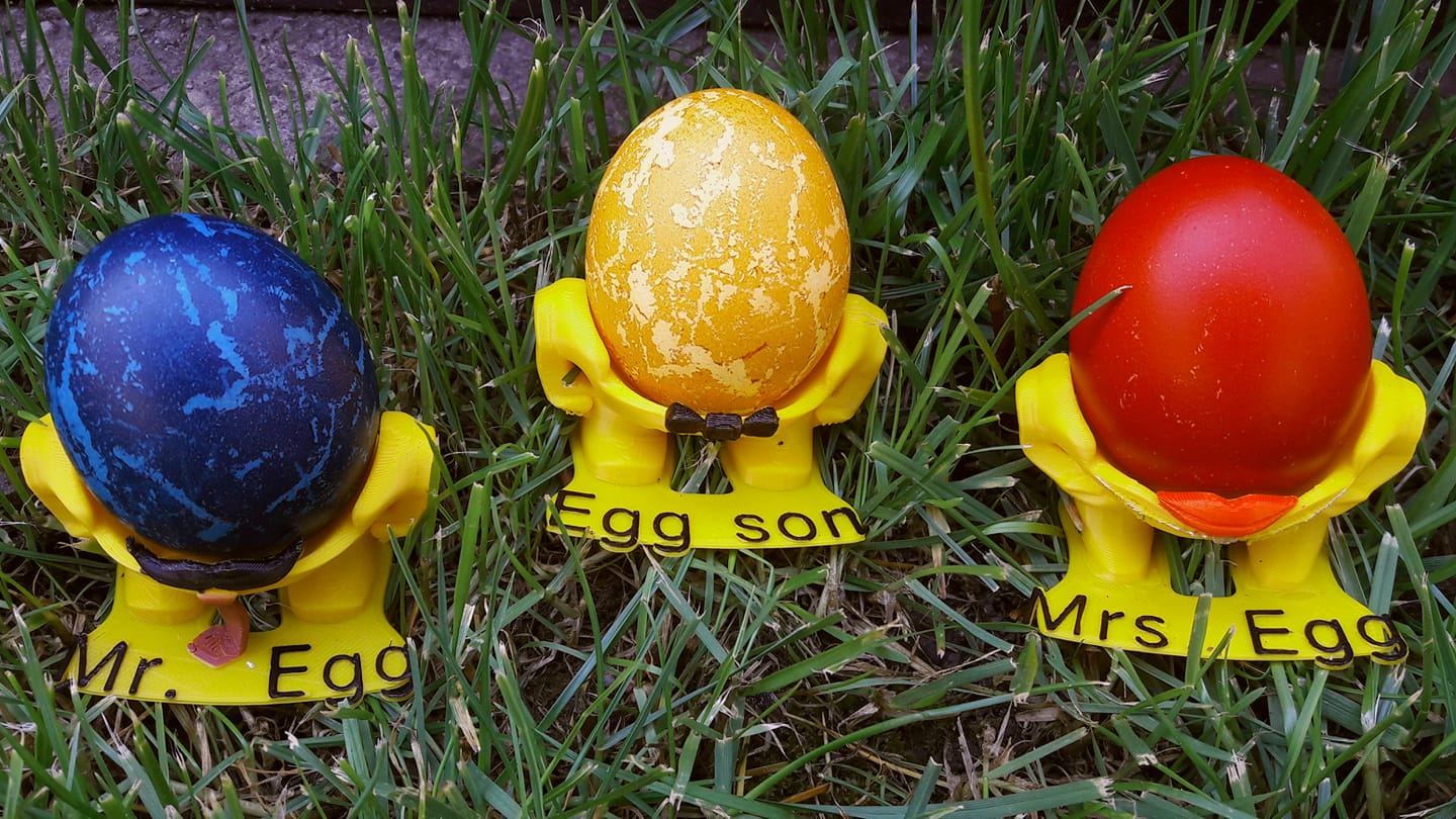 Familia Ou, suporturi din plastic pentru oua de paste-Mr. Egg / Galben
