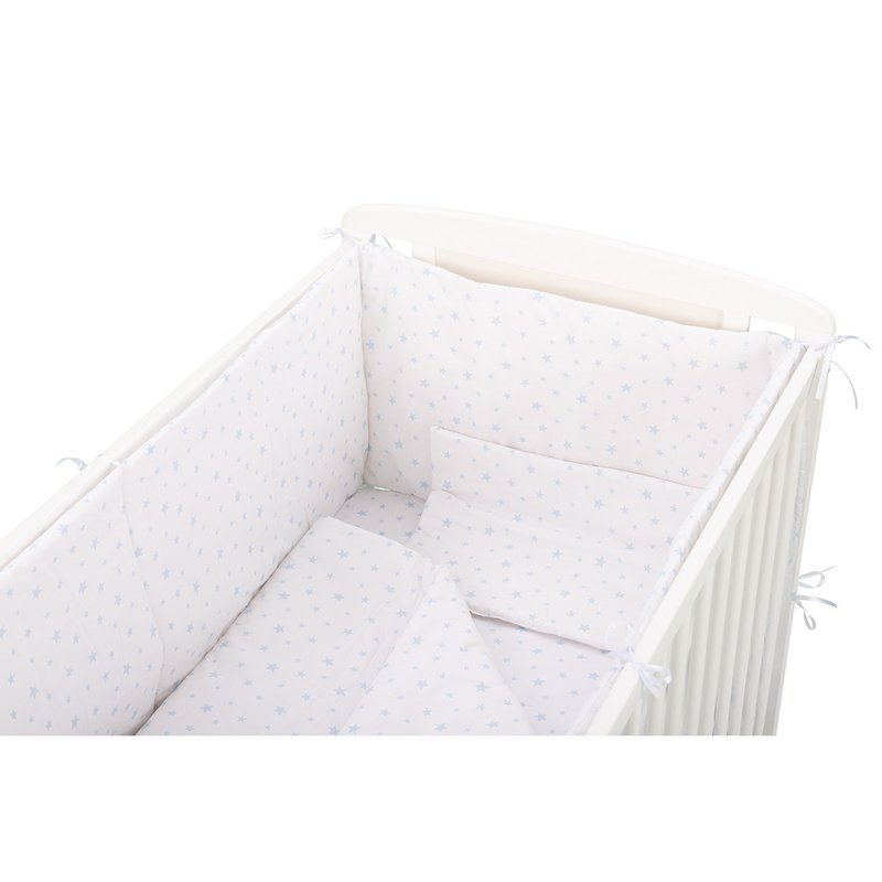 BabyNeeds - Lenjerie patut 5 piese, Cu doua protectii laterale, Pernuta, Plapumioara, Cearceaf, Din bumbac, Pentru patut 120x60 cm, Alb cu stelute albastru deschis image 4